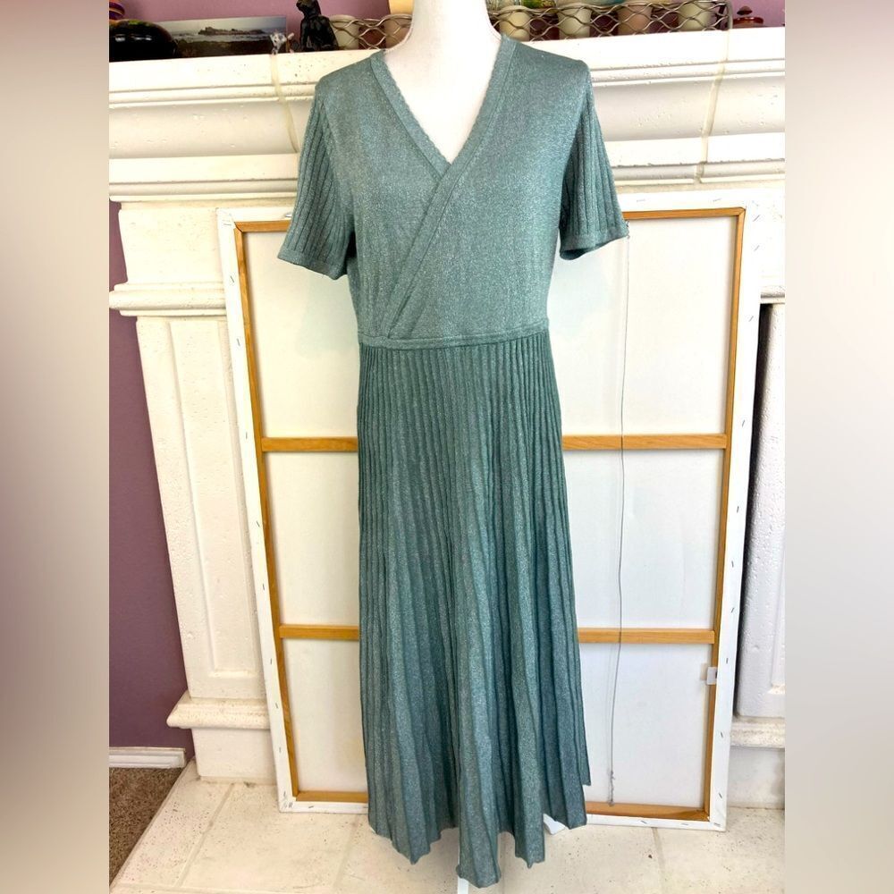Soft Surroundings shimmery green maxi dress w/surplice neck ribbed skirt sleeve